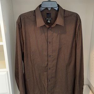 H&M Bottoms Down Shirt